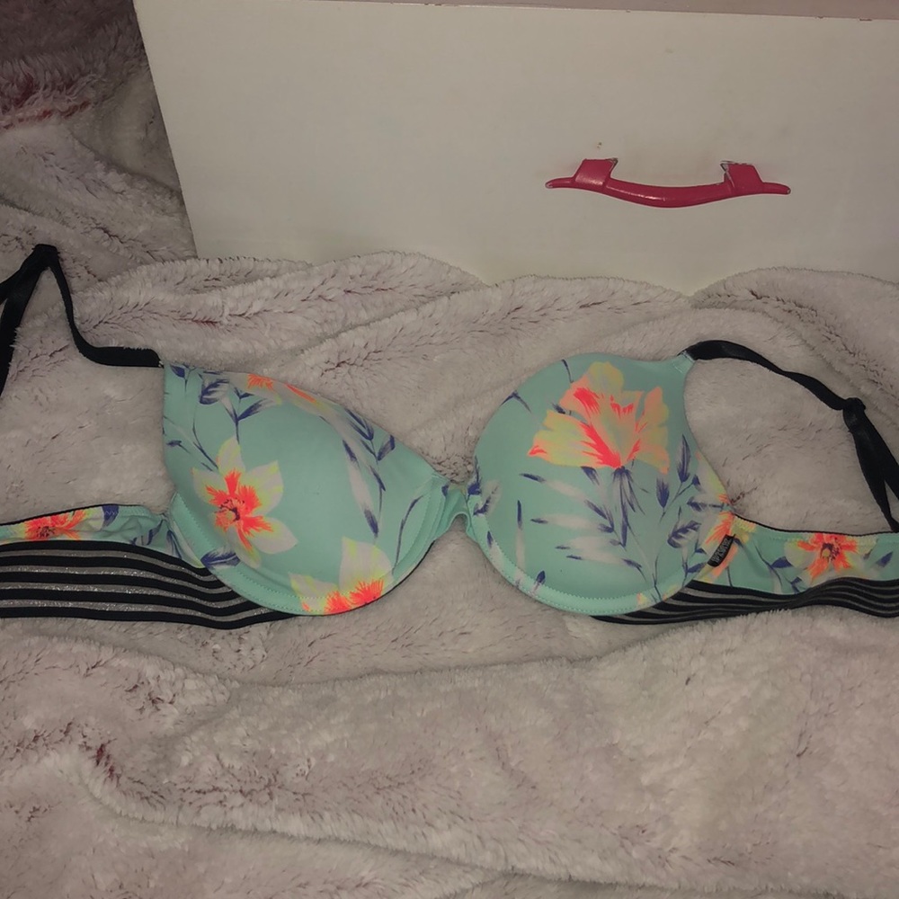 VS PINK T-SHIRT BRA